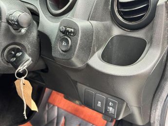 Honda Jazz 1.4 i-VTEC ES Plus CVT Euro 5 5dr