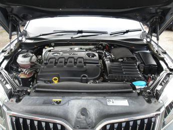 Skoda Superb 2.0 TDI SE L Executive DSG Auto 6Spd Euro 6 (s/s) 5dr