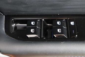 MG MG4 64kWh Trophy Long Range Auto 5dr