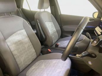 Volkswagen ID.3 Pro 58kWh Life Hatchback 5dr Electric Auto (145 ps)