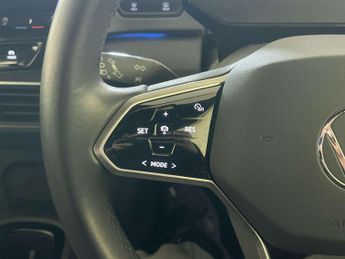 Volkswagen ID.3 Pro 58kWh Life Hatchback 5dr Electric Auto (145 ps)