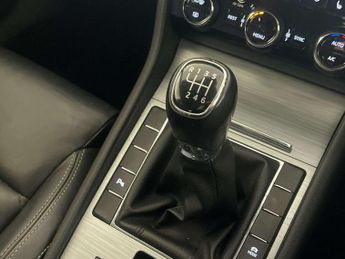 Skoda Superb 1.5 TSI ACT SE Technology Hatchback 5dr Petrol Manual Euro 6 (s/