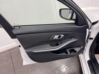 BMW 3 Series 2.0 330e 12kWh SE Pro Auto Euro 6 (s/s) 4dr