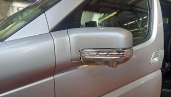 Nissan Elgrand 2.5 Highway Star 360 view Ulez Free
