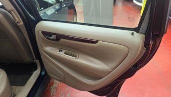 Volvo V70 2.3 T5 SE Geartronic 5dr