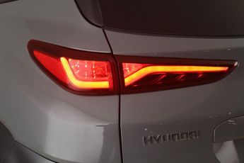 Hyundai KONA 64kWh Premium SE Auto 5dr (7kW Charger)