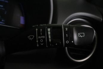 Hyundai KONA 64kWh Premium SE Auto 5dr (7kW Charger)