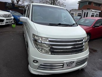 Nissan Elgrand 3.5 Rider Autech 8 Seater