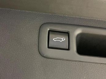 Toyota Highlander 2.5 VVT-h Excel Premium SUV 5dr Petrol Hybrid CVT 4WD Euro 6 (s/