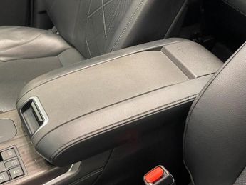 Toyota Highlander 2.5 VVT-h Excel Premium SUV 5dr Petrol Hybrid CVT 4WD Euro 6 (s/