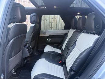 Land Rover Discovery 3.0 D300 MHEV R-Dynamic SE Auto 4WD Euro 6 (s/s) 5dr