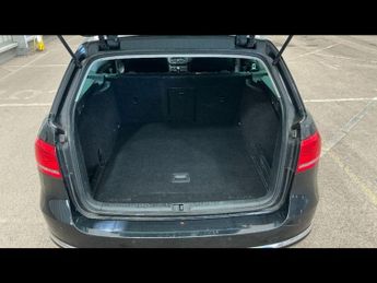 Volkswagen Passat 2.0 TDI BlueMotion Tech Sport DSG Euro 5 (s/s) 5dr