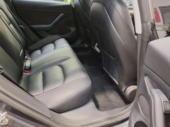 Tesla Model 3 Standard Range Plus Auto RWD 4dr