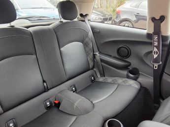 MINI Hatch 1.5 Cooper Auto Euro 6 (s/s) 3dr
