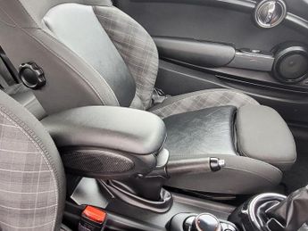 MINI Hatch 1.5 Cooper Auto Euro 6 (s/s) 3dr