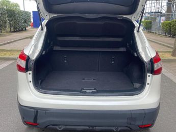 Nissan Qashqai 1.2 DIG-T Tekna XTRON 2WD Euro 6 (s/s) 5dr