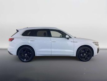 Volkswagen Touareg 3.0 TDI V6 R-Line Tech SUV 5dr Diesel Tiptronic 4Motion Euro 6 (