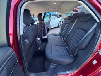 Ford Mondeo 2.0 TDCi Zetec Hatchback 5dr Diesel Powershift Euro 6 (s/s) (150