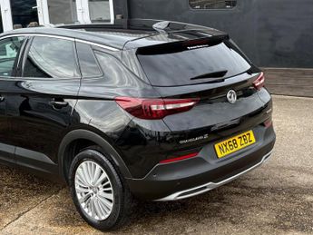 Vauxhall Grandland X 1.6 Turbo D BlueInjection Sport Nav Auto Euro 6 (s/s) 5dr
