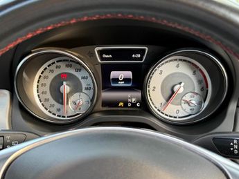 Mercedes-Benz GLA 2.1 GLA220d AMG Line (Premium Plus) 7G-DCT 4MATIC Euro 6 (s/s) 5