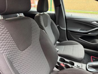 Vauxhall Astra 1.4i Turbo SRi Nav Auto Euro 6 (s/s) 5dr