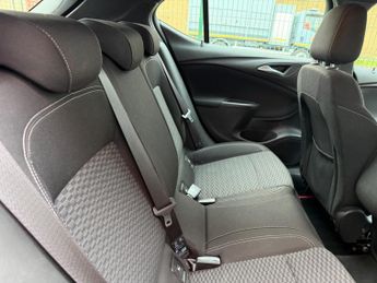 Vauxhall Astra 1.4i Turbo SRi Nav Auto Euro 6 (s/s) 5dr