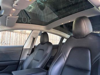 Tesla Model 3 Standard Range Plus Auto RWD 4dr
