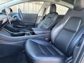 Tesla Model 3 Standard Range Plus Auto RWD 4dr