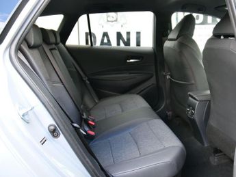 Toyota Corolla 2.0 VVT-h Design Touring Sports CVT Euro 6 (s/s) 5dr