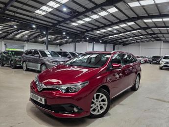 Toyota Auris 1.8 VVT-h Icon Tech Touring Sports CVT Euro 6 (s/s) 5dr