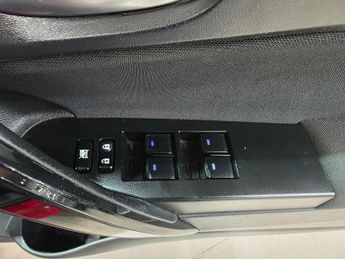 Toyota Auris 1.8 VVT-h Icon Tech Touring Sports CVT Euro 6 (s/s) 5dr