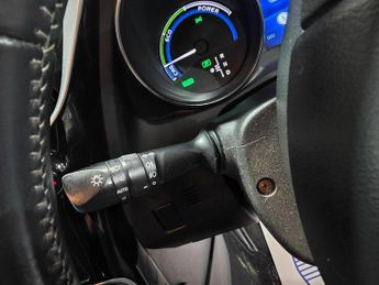 Toyota Auris 1.8 VVT-h Icon Tech Touring Sports CVT Euro 6 (s/s) 5dr