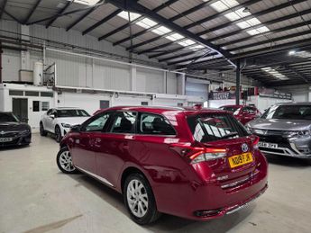 Toyota Auris 1.8 VVT-h Icon Tech Touring Sports CVT Euro 6 (s/s) 5dr