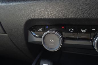 Citroen e-C4 50kWh Shine Plus Auto 5dr (7.4kW Charger)