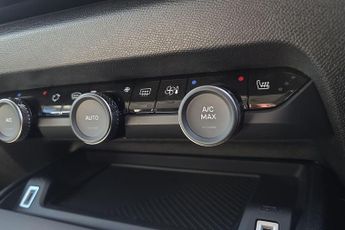 Citroen e-C4 50kWh Shine Plus Auto 5dr (7.4kW Charger)