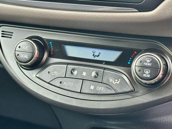 Toyota Yaris 1.5 VVT-h Design E-CVT Euro 6 5dr