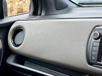 Toyota Yaris 1.5 VVT-h Design E-CVT Euro 6 5dr