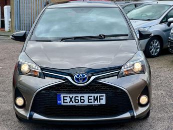 Toyota Yaris 1.5 VVT-h Design E-CVT Euro 6 5dr