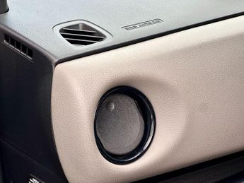 Toyota Yaris 1.5 VVT-h Design E-CVT Euro 6 5dr