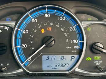 Toyota Yaris 1.5 VVT-h Design E-CVT Euro 6 5dr