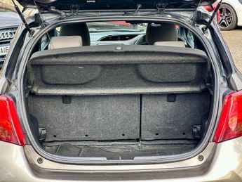 Toyota Yaris 1.5 VVT-h Design E-CVT Euro 6 5dr