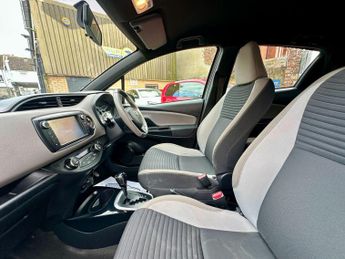 Toyota Yaris 1.5 VVT-h Design E-CVT Euro 6 5dr