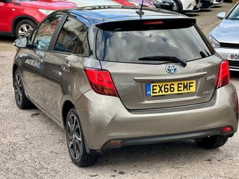 Toyota Yaris 1.5 VVT-h Design E-CVT Euro 6 5dr