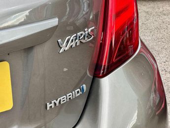 Toyota Yaris 1.5 VVT-h Design E-CVT Euro 6 5dr