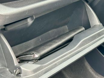 Toyota Yaris 1.5 VVT-h Design E-CVT Euro 6 5dr