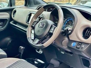 Toyota Yaris 1.5 VVT-h Design E-CVT Euro 6 5dr