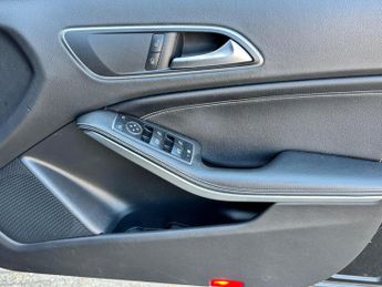 Mercedes-Benz A Class 1.5 A180d Sport 7G-DCT Euro 6 (s/s) 5dr