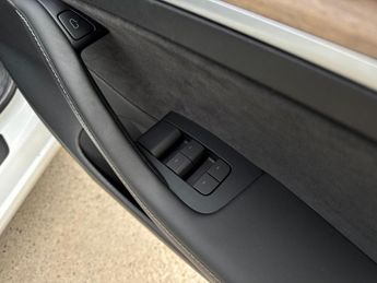 Tesla Model 3 (Dual Motor) Long Range Auto 4WDE 4dr