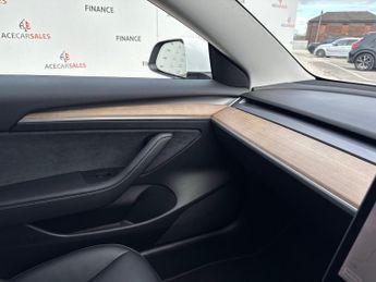 Tesla Model 3 (Dual Motor) Long Range Auto 4WDE 4dr