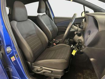 Toyota Yaris 1.5 VVT-i Grey Bi-Tone Hatchback 5dr Petrol Manual Euro 6 (111 p